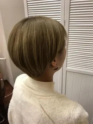 ショート TREE 銀座/鳥海 祐輔のヘアスタイル