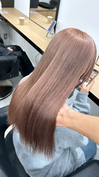 ロング メンズ 艶感ミルクティー🤍 色落ち綺麗🤍ともやのヘアスタイル