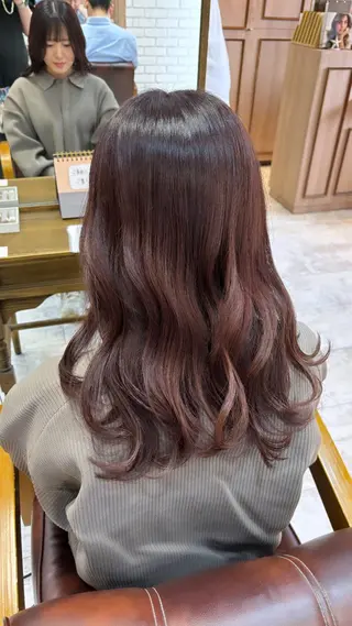セミロング 🪼艶カラー🪼 田口彩香のヘアスタイル