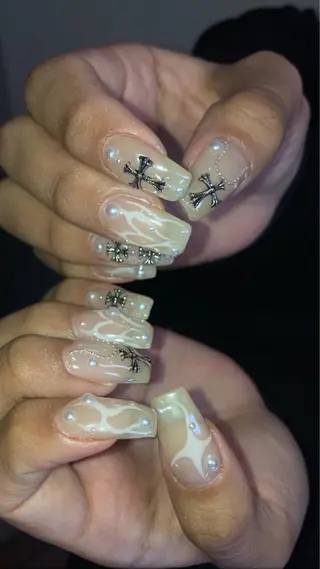 ネイル kana/モード ・グランジ⛓🎼のネイルデザイン