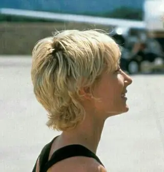 ショート カラー パーマ ✴︎UNU ✴︎モエカのヘアスタイル