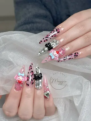 ネイル Maggie Nail🦩のネイルデザイン