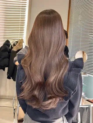ロング カラー ぱつっとボブ/ 小野あかねのヘアスタイル