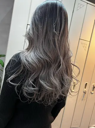 カラー maison所属・川崎 健翔のヘアスタイル