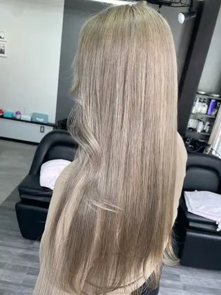 ロング カラー オノ アカネのヘアスタイル