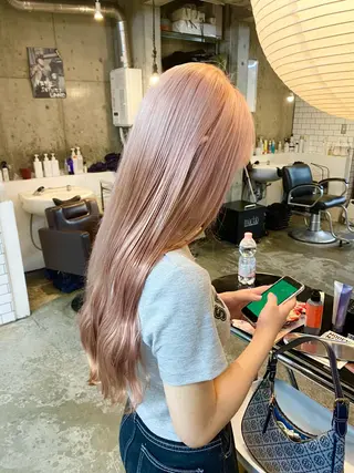 ロング カラー レイヤー・ブリーチ kiyotoshiのヘアスタイル