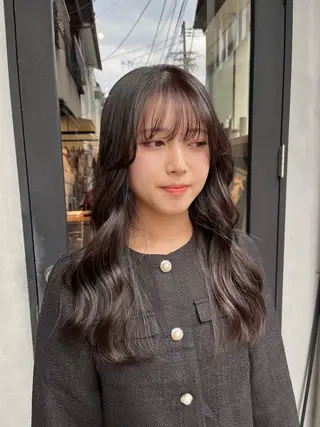 ロング anri/梅田/ 透明感カラーのヘアスタイル