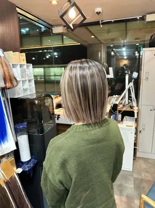 ショート カラー 難波ブリーチカラー 伊藤洋輝のヘアスタイル