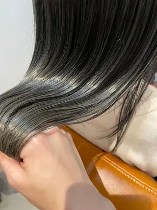 セミロング 小松崎 結花のヘアスタイル