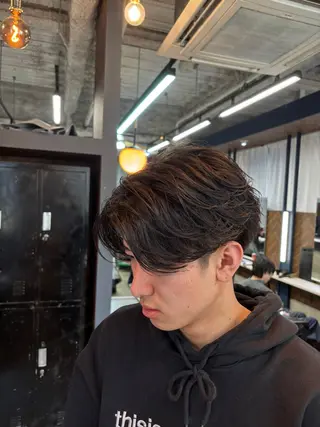 ショート パーマ メンズ 渡 汐音のヘアスタイル