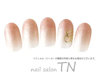 ネイル 牧野 アピニアのネイルデザイン