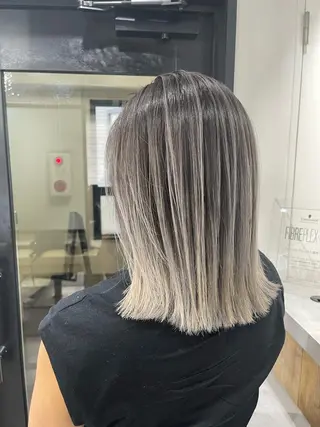 ミディアム カラー FOLK所属・白髪ぼかしハイライト バレイヤージュヤマトのヘアスタイル