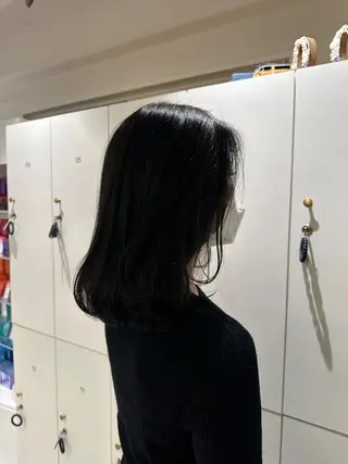 ミディアム 川上 彩夏のヘアスタイル