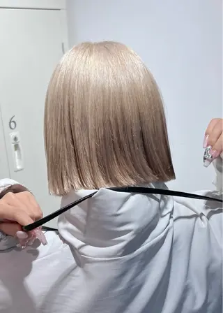 ショート カラー 艶ハイトーン‪‪🔆 ️️️安座間 希のヘアスタイル