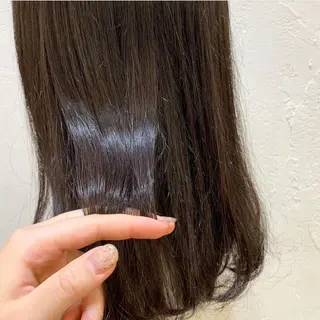 セミロング 伊藤ゆかり/髪質改善 /透明感カラーのヘアスタイル