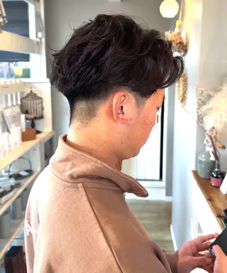 ミディアム パーマ メンズ 加納 慶治郎のヘアスタイル