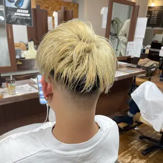 メンズ HAREKE  AVEDA 8所属・遠山 葉月のヘアスタイル