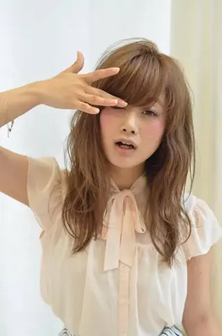 ミディアム カラー パーマ u hair所属・こばやし ももこのヘアスタイル