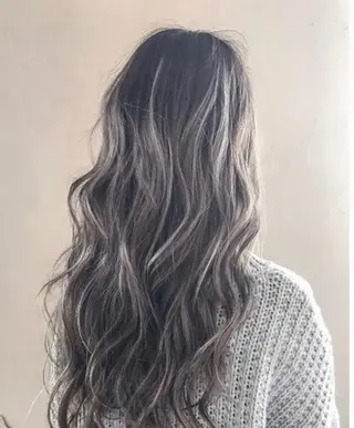 セミロング カラー ケア剤オタク×海外 ヘア長谷川裕起のヘアスタイル