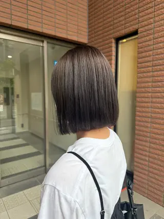ショート カラー 鈴木 梨愛のヘアスタイル