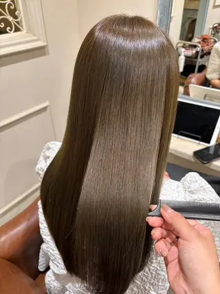 セミロング カラー FRAME ASUKAのヘアスタイル