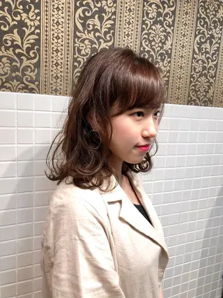 ミディアム H by Real meのヘアスタイル