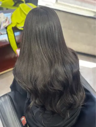 ロング しおり ★のヘアスタイル