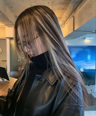 カラー morita yunaのヘアスタイル