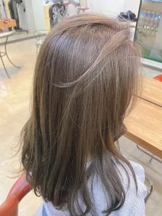 ロング カラー 斉藤 瞳のヘアスタイル
