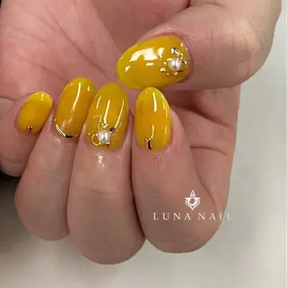 ネイル アトリエ　ミモザ所属・いまむら あかりのネイルデザイン