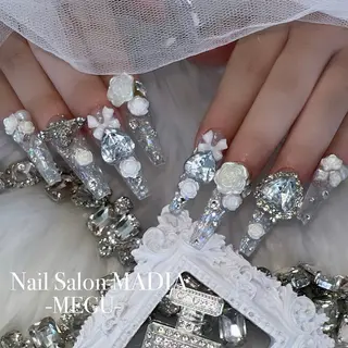 ネイル MADIA藤沢所属・MADIA MEGUのネイルデザイン