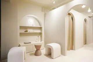 ハーブピーリング/ 脱毛/ホワイトニングのエステ・リラクイメージ