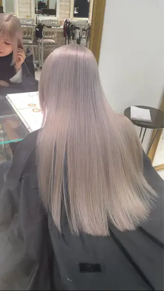 ロング 🩶ブリーチ/ レイヤー🩶フミカのヘアスタイル