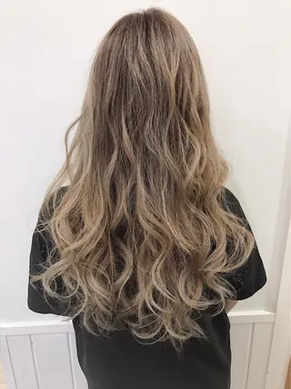 ロング カラー 宮内 真乃のヘアスタイル