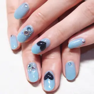 ネイル 山田 麻衣のネイルデザイン