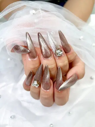 ネイル Queen ネイル&アイラッシュ所属・Queen ネイル&アイラッシュのマツエク・マツパデザイン