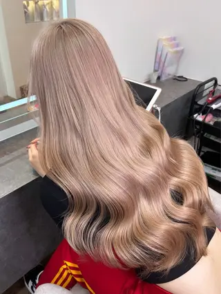 ロング カラー MARQUEE所属・Ayame / ハイトーンカラーのヘアスタイル