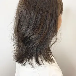 ミディアム カラー 【Uneユヌ】菊地 春那のヘアスタイル