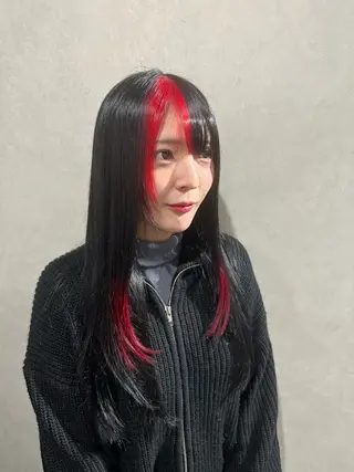 ロング 奥本 侑 ハイトーン、髪質改善のヘアスタイル