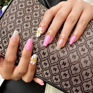 ネイル BINEL REINAのネイルデザイン