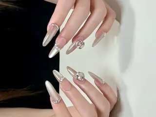 ネイル 石井 百合のネイルデザイン