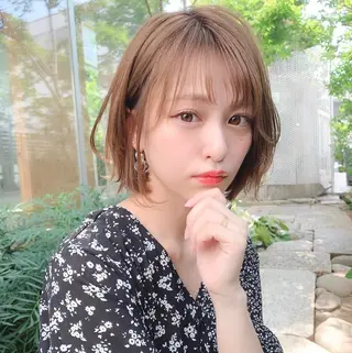 セミロング カラー 🩵ハイトーン 美咲🩵のヘアスタイル