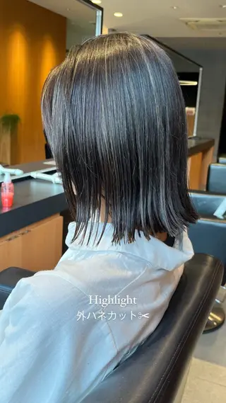 ミディアム カラー 伊佐治 夕芽のヘアスタイル