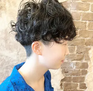 ショート カラー パーマ ブリーチ、パーマ 西部笑のヘアスタイル