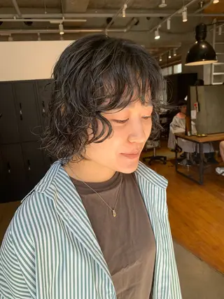 ミディアム パーマ ボブ　くせ毛風パーマ 艶カラー/横山大樹のヘアスタイル