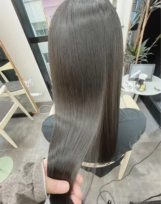 ロング カラー mai🐷髪質改善 🖤透ける暗髪🖤のヘアスタイル