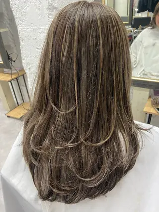 ロング ハイトーン/ダブル カラー/akihoのヘアスタイル