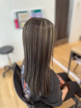 ロング カラー ツヤ髪カラー🩷 田中愛莉のヘアスタイル