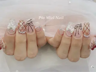 ミディアム Pio Mielのネイルデザイン