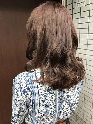 セミロング カラー 岩上 充希のヘアスタイル